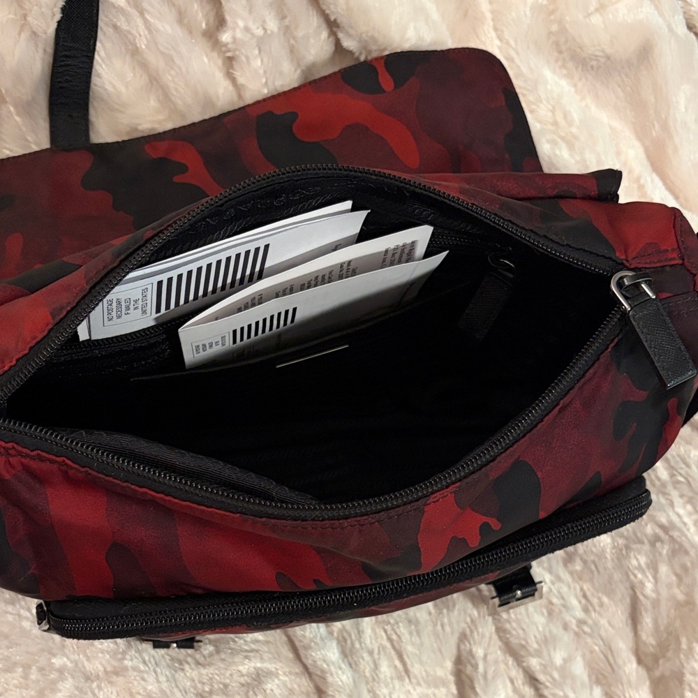 Prada Men's Camouflage Red and Black Messenger Bag - Picture 7 of 16